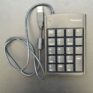 Targus Numeric Mini Keypad with USB Hub